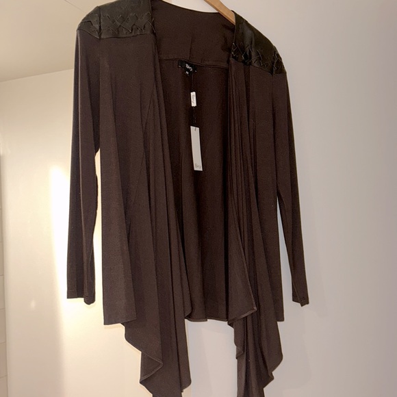 BNWT SKY WRAP W LEATHER DETAIL❤️/ M❤️ - Picture 8 of 8